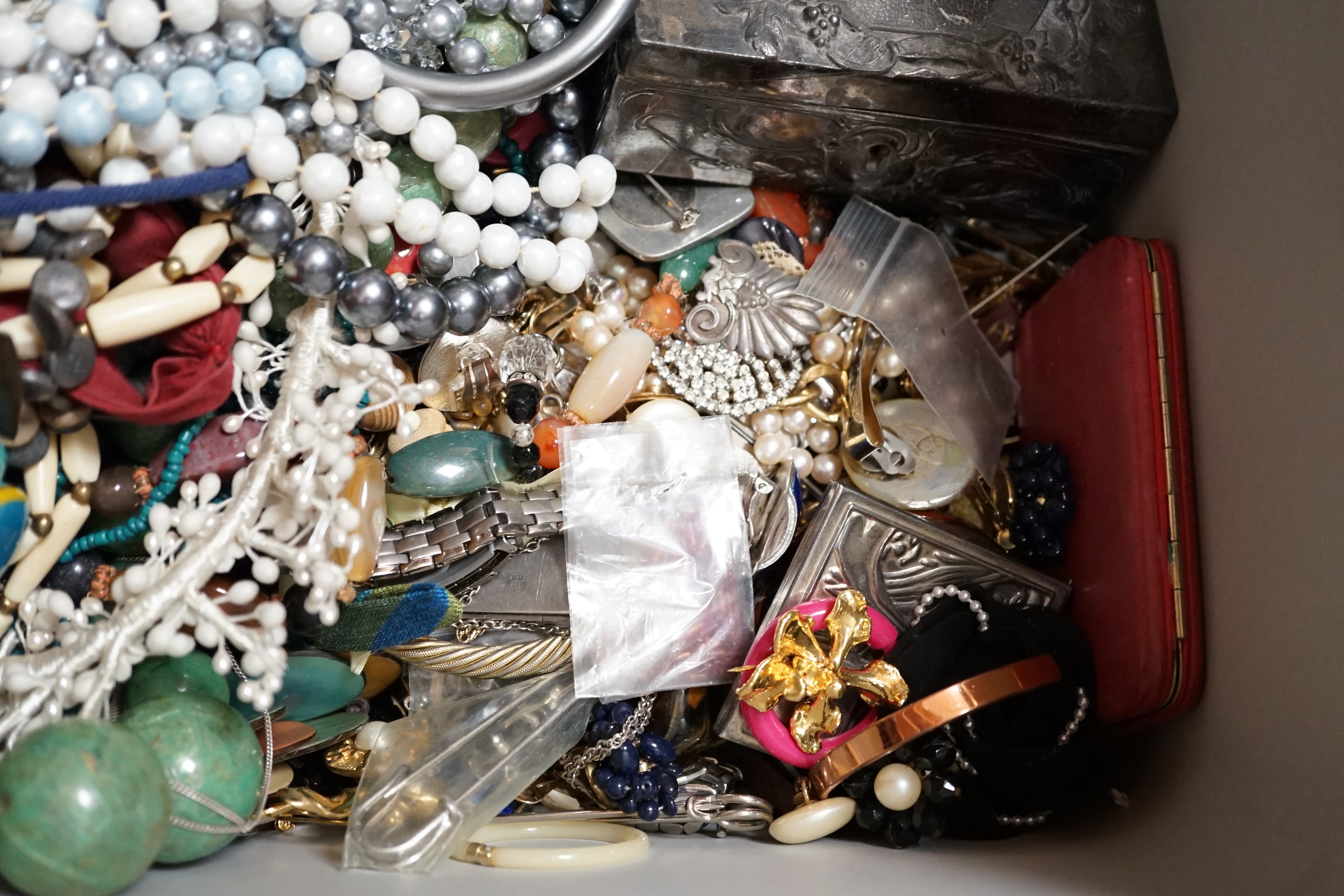 A large quantity of assorted costume jewellery.